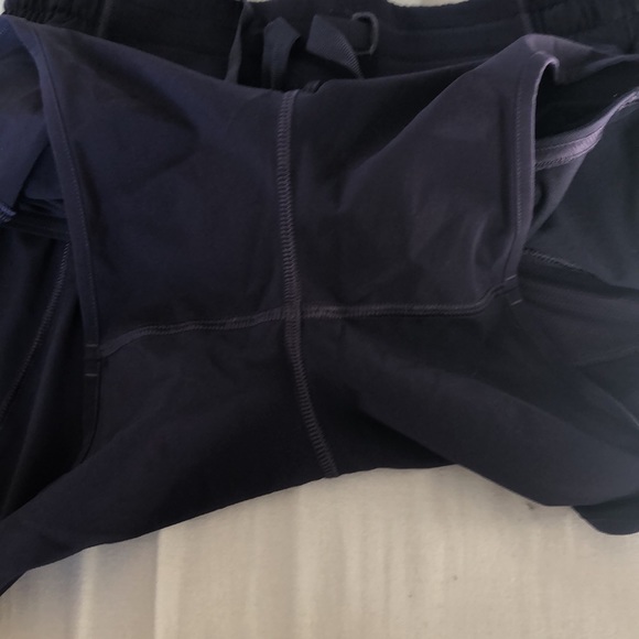 Lululemon LR Hotty Hot 4” Short - Picture 5 of 6